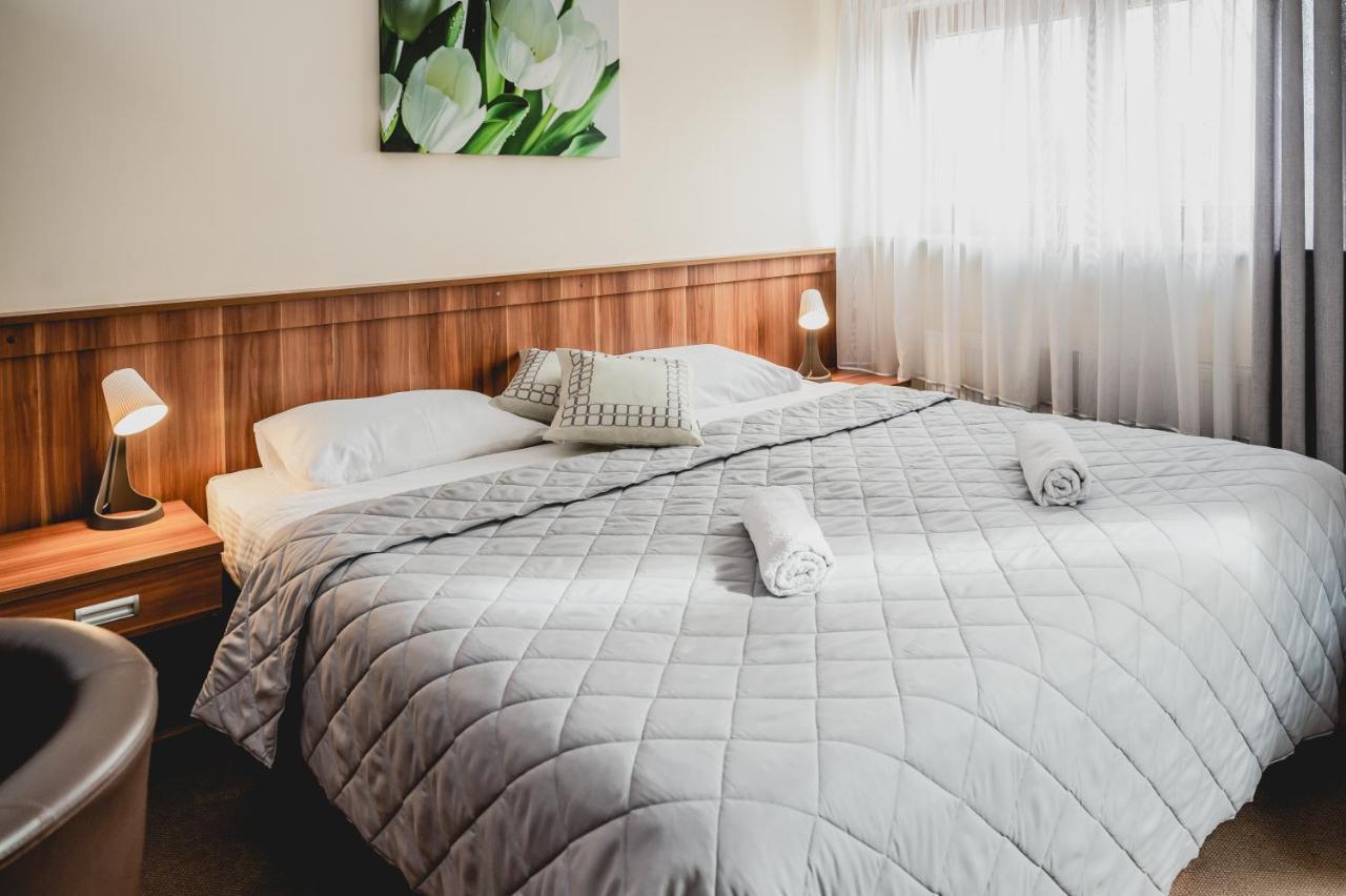 Hotel Nad Morzem- Art-Pension Swierzno ภายนอก รูปภาพ