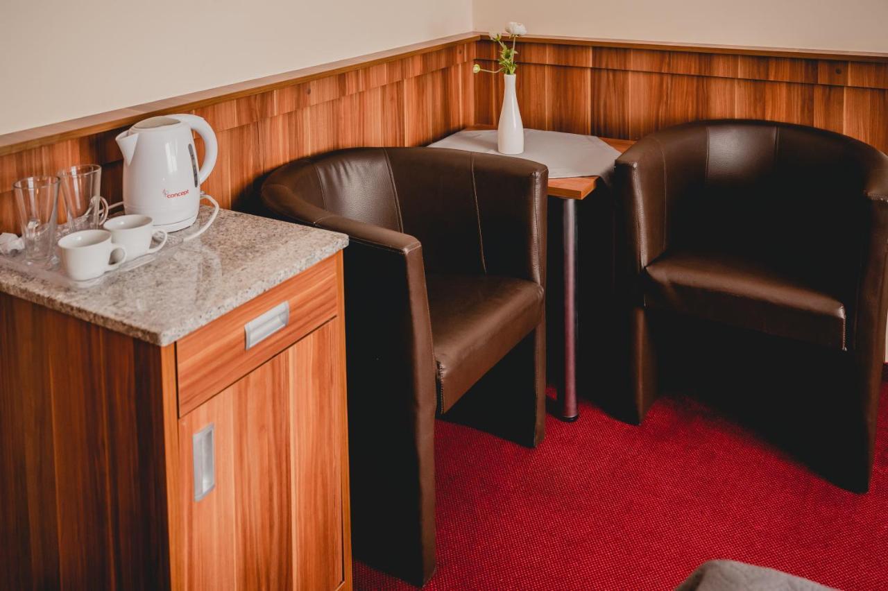 Hotel Nad Morzem- Art-Pension Swierzno ภายนอก รูปภาพ