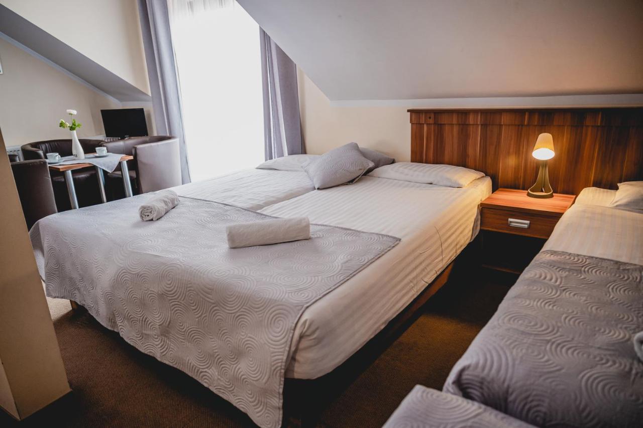 Hotel Nad Morzem- Art-Pension Swierzno ภายนอก รูปภาพ