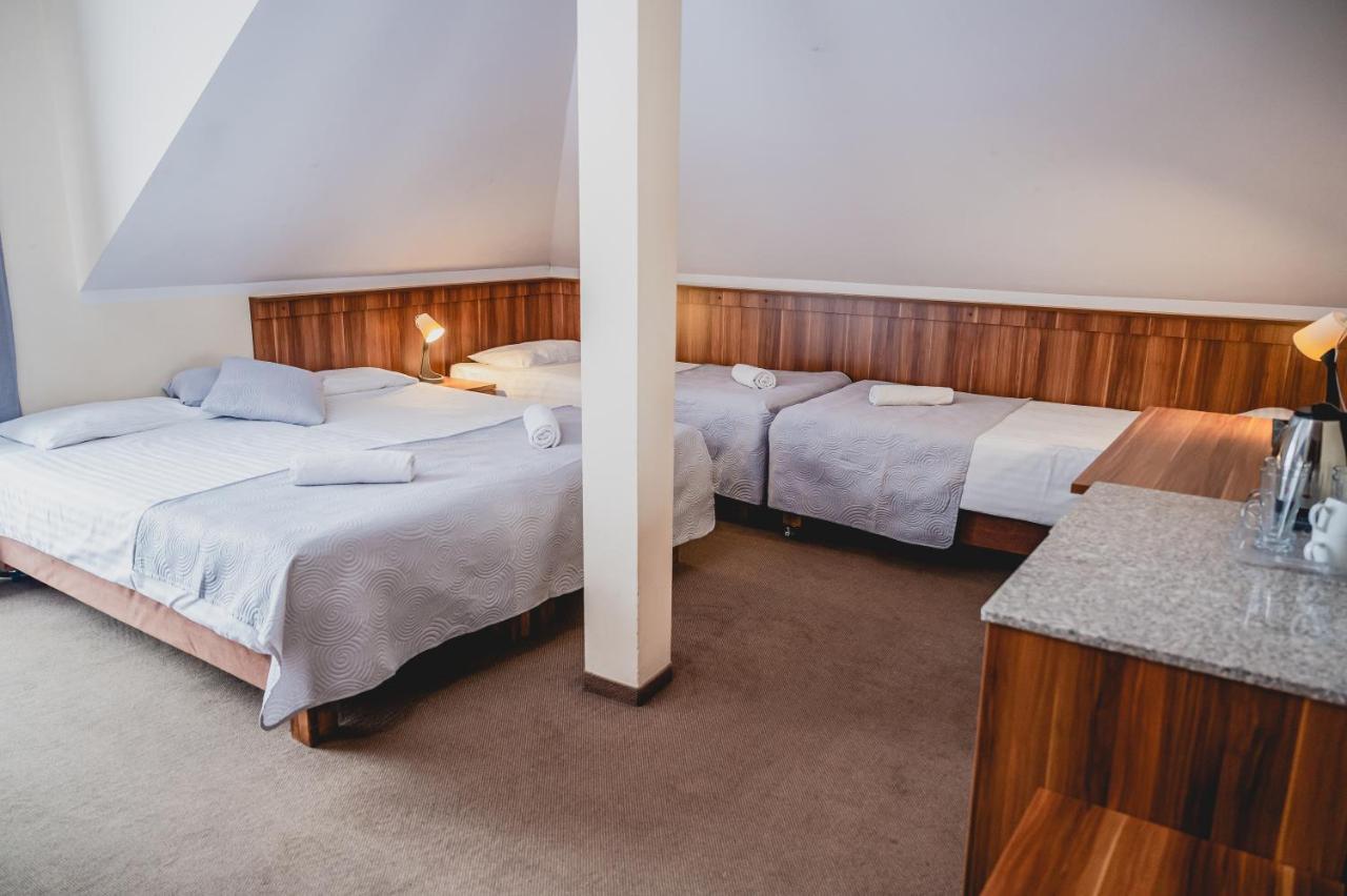 Hotel Nad Morzem- Art-Pension Swierzno ภายนอก รูปภาพ