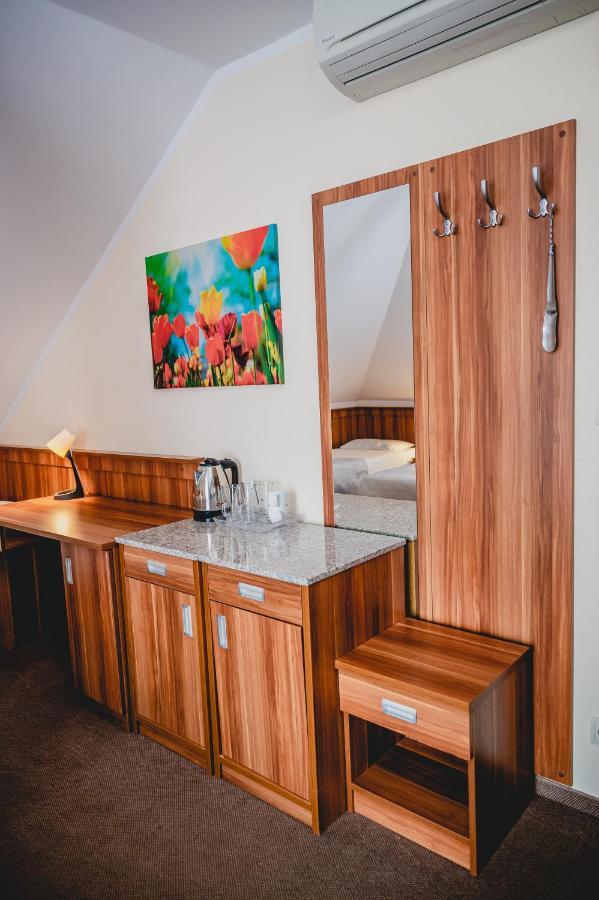 Hotel Nad Morzem- Art-Pension Swierzno ภายนอก รูปภาพ