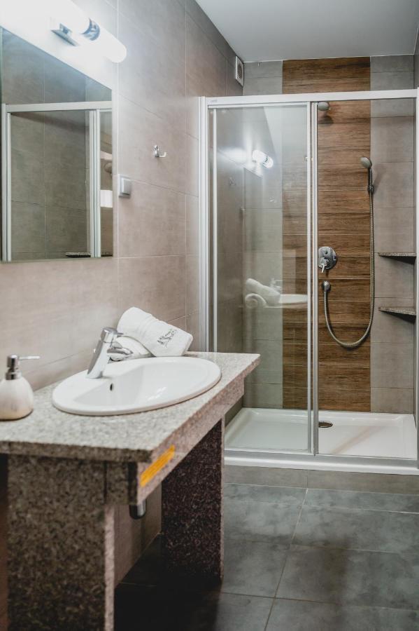 Hotel Nad Morzem- Art-Pension Swierzno ภายนอก รูปภาพ